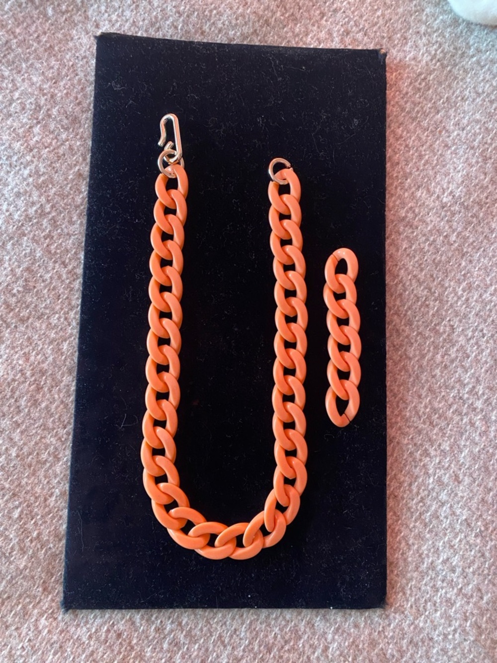 Peachy Orange Chunky Chain Acrylic Necklace. Measurements 20”length.